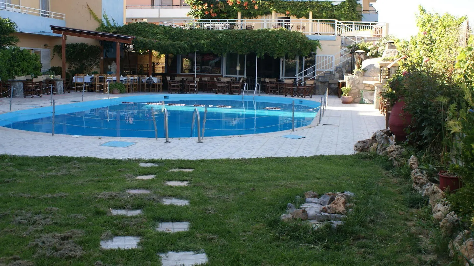 Ξενοδοχείο Ρωξάνη Αμουδάρα
